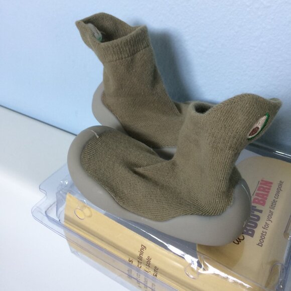 lil' Boot Barn Boots Size 4 (9-12 month) - Picture 3 of 13